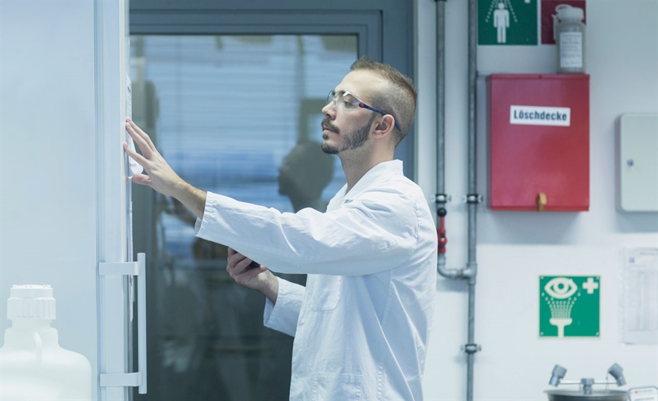 Unrecognized need to refrigerate etoposide capsules leads to wasted drug