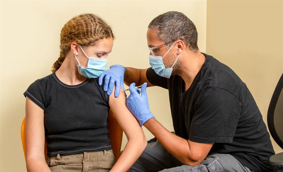 Pharmacy technicians step into expanded roles with pharmacists’ support