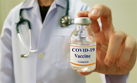 Pharmacists should have priority access to COVID-19 vaccine, pharmacy groups say