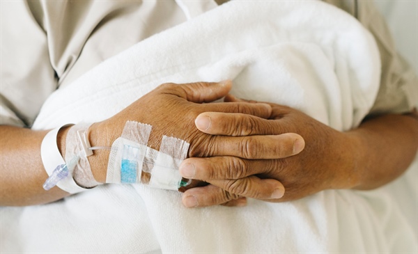 Experts issue guidance on older adult surgical care