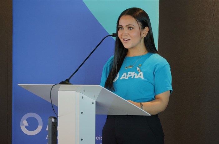 The space between learning and leading