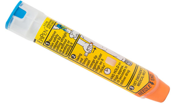 When should epinephrine be administered in the community setting?